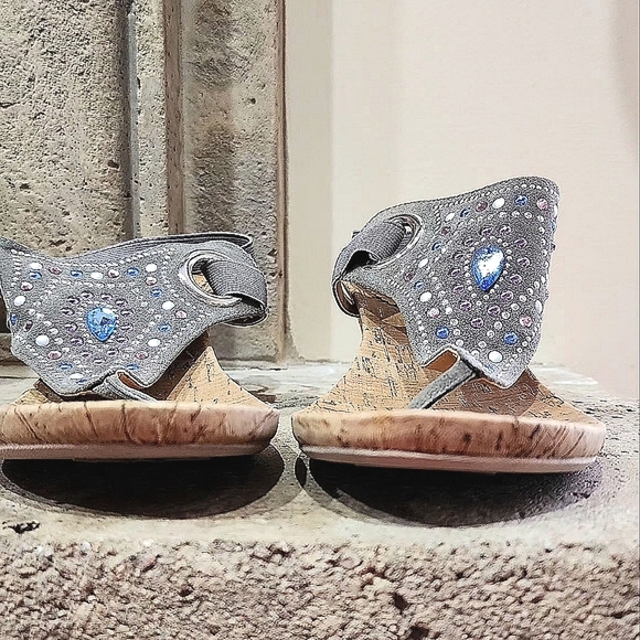 NWOB White Mountain Adeline Embellished Slimgback Wedge Thong Sandals Size 9.5 - Picture 7 of 14